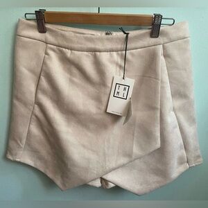THML Women's Elegant Cream Skorts